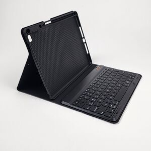iPad 3rd Gen – Black Wireless Keyboard Case w/ Magnetic Keyboard